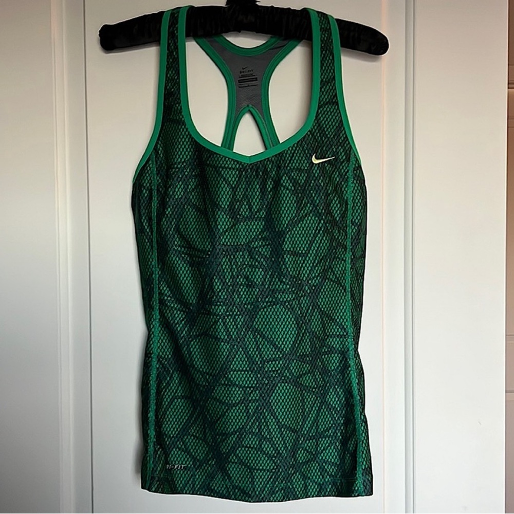 249 Nike DRI-FIT Emerald Green Racerback Tank Top Built In Bra Keyhole